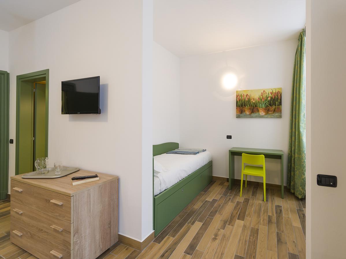 La Nostra Casa In Centro Hotel Lecco Bagian luar foto
