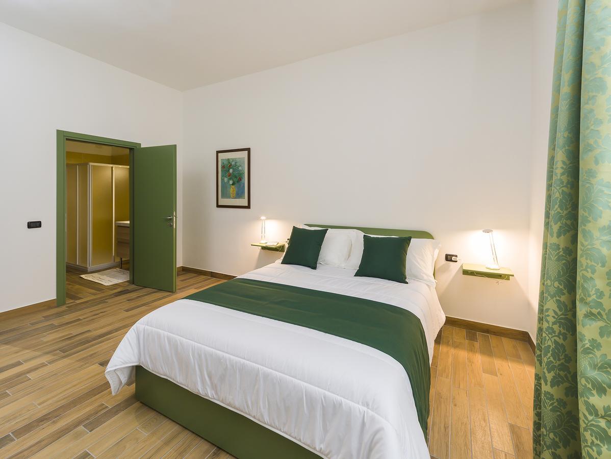 La Nostra Casa In Centro Hotel Lecco Bagian luar foto